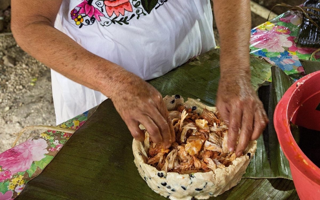 Mucbipollo día de muertos