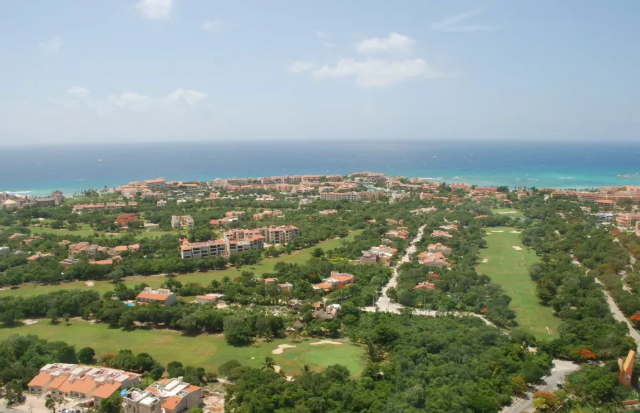 golf course in Puerto Aventuras winter