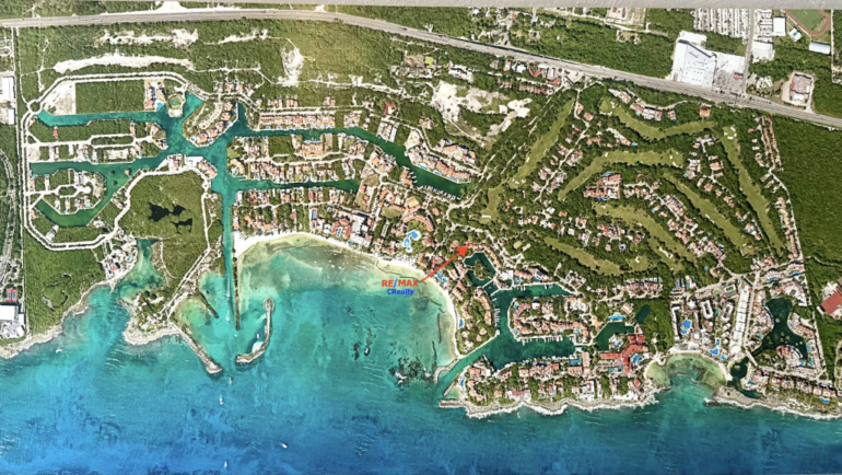 puerto aventuras from above