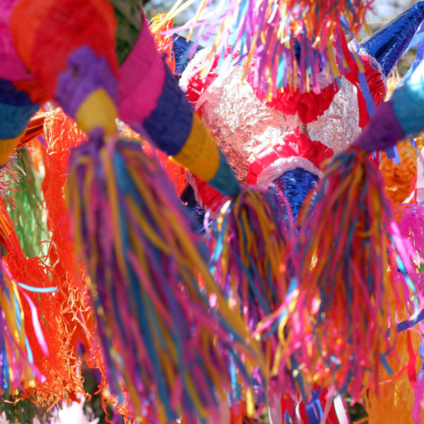 piñatas in mexico